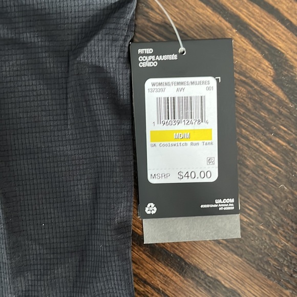 Under Armour women’s workout tank - Picture 4 of 9